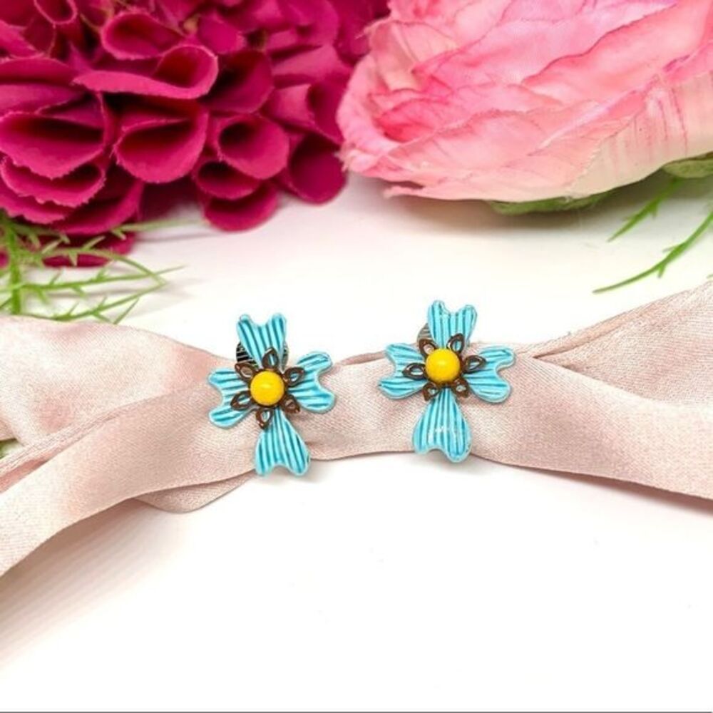VINTAGE⚜️RETRO Blue & Yellow Flower Clip Earrings